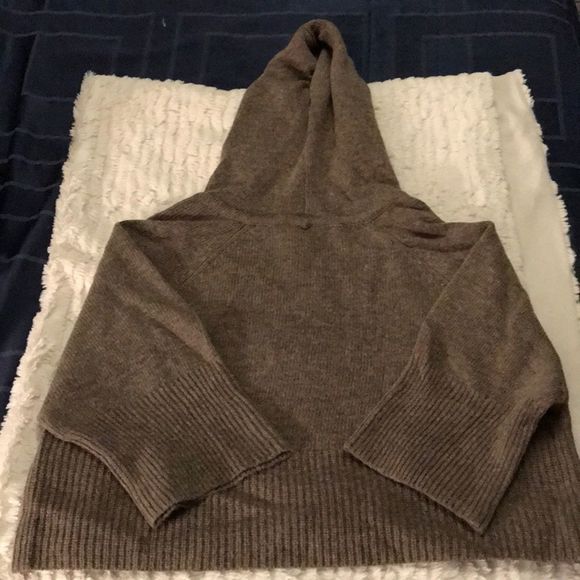 Sweater   - Picture 3 of 3